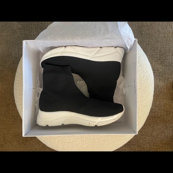 Steve Madden Bitten Sneaker - Picture 4 of 5